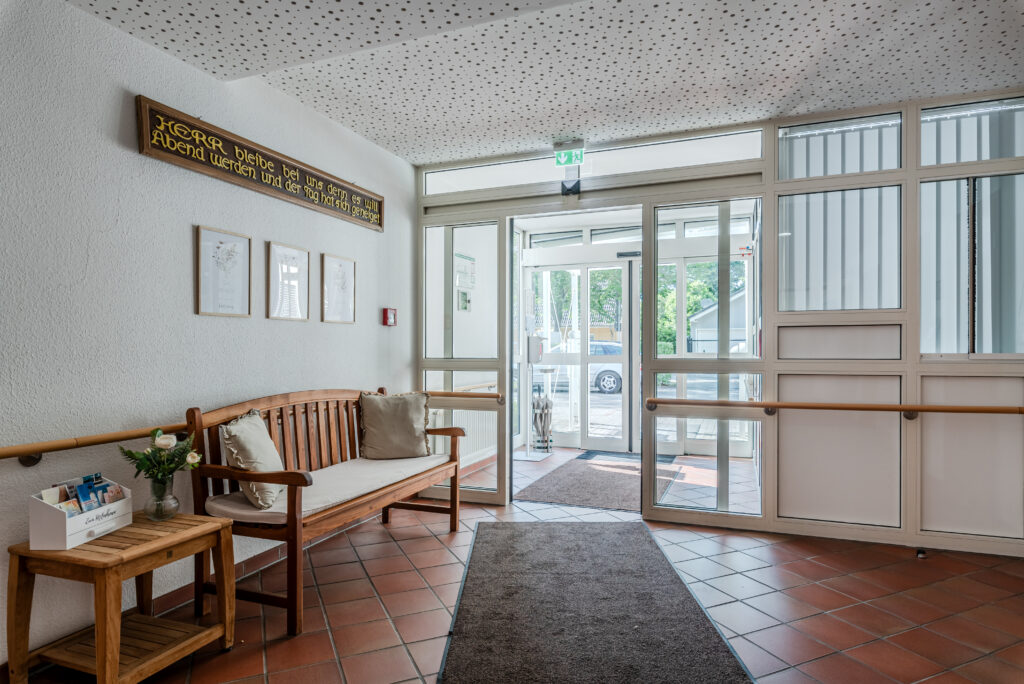 Eingangsbereich christliches Seniorenzentrum Emmaus Eingangsbereich christliches Seniorenzentrum Emmaus in Hohen Neuendorf